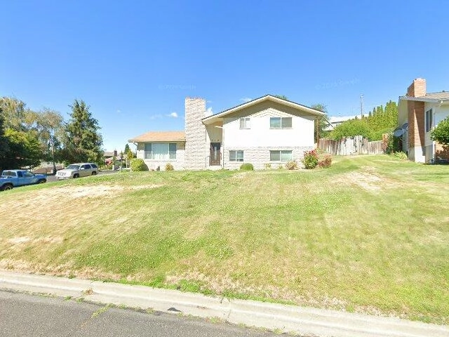 House image located at Yakima, WA 98908