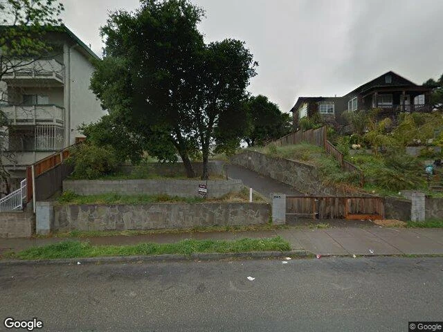 House image located at Oakland, CA 94602