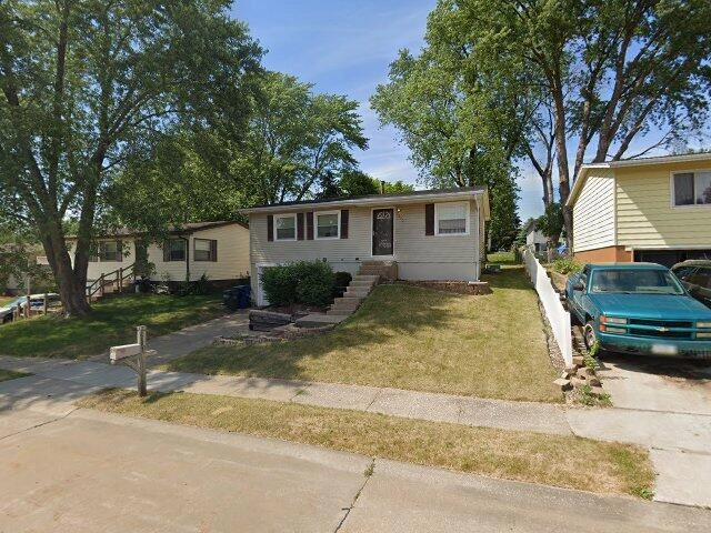 House image located at Davenport, IA 52806