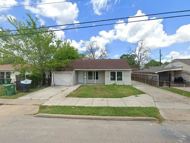 House image located at Houston, TX 77017
