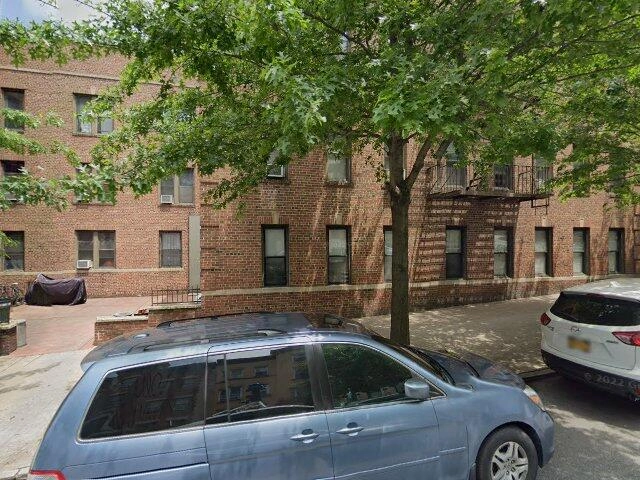 House image located at Moline, IL 61265