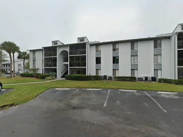 House image located at Tarpon Springs, FL 34688