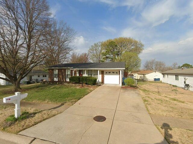 House image located at Florissant, MO 63031