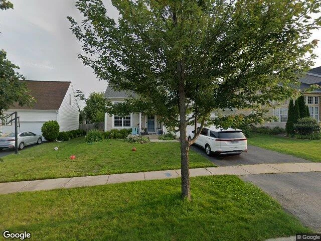 House image located at Round Lake, IL 60073