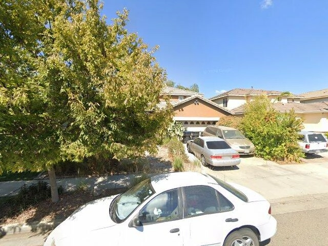 House image located at Visalia, CA 93291