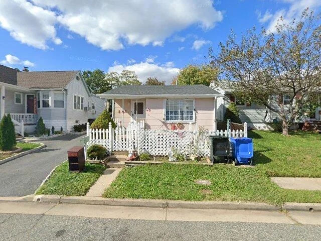 House image located at Perth Amboy, NJ 08861