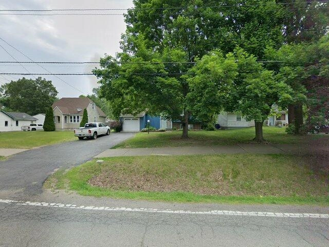 House image located at Waterford, MI 48327