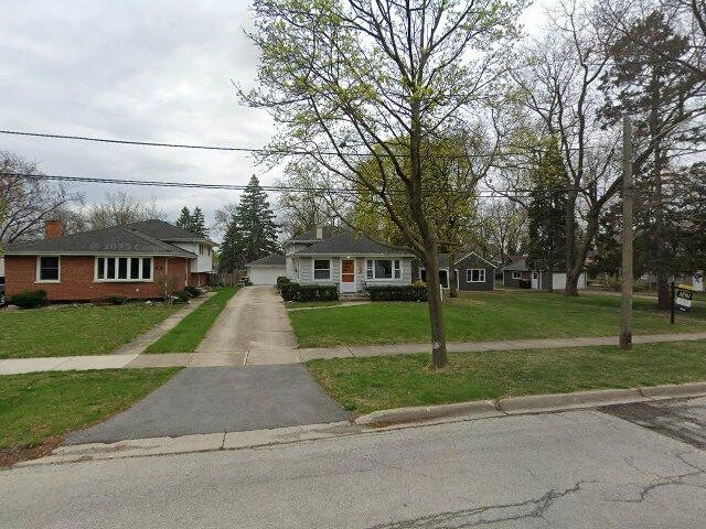 House image located at Westmont, IL 60559