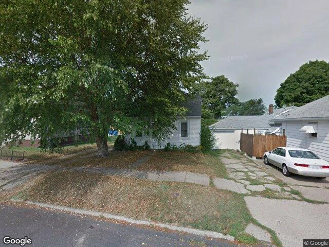 House image located at Pekin, IL 61554