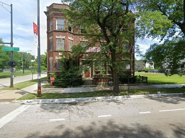 House image located at Chicago, IL 60609