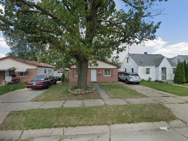 House image located at Roseville, MI 48066