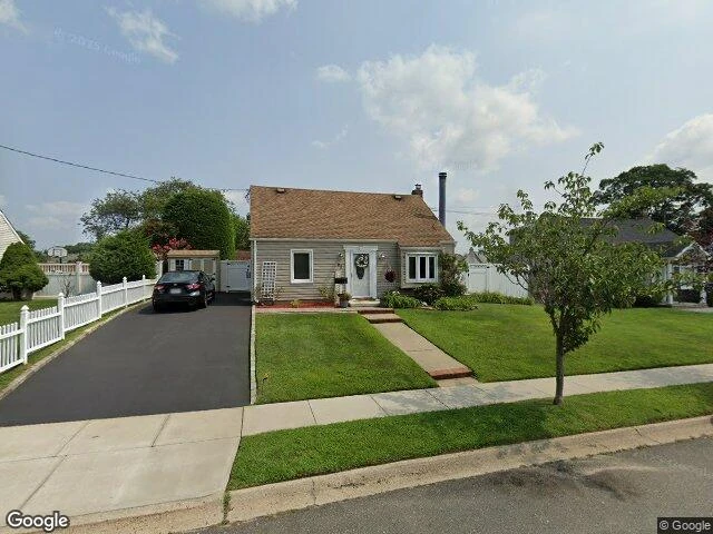 House image located at Farmingdale, NY 11735