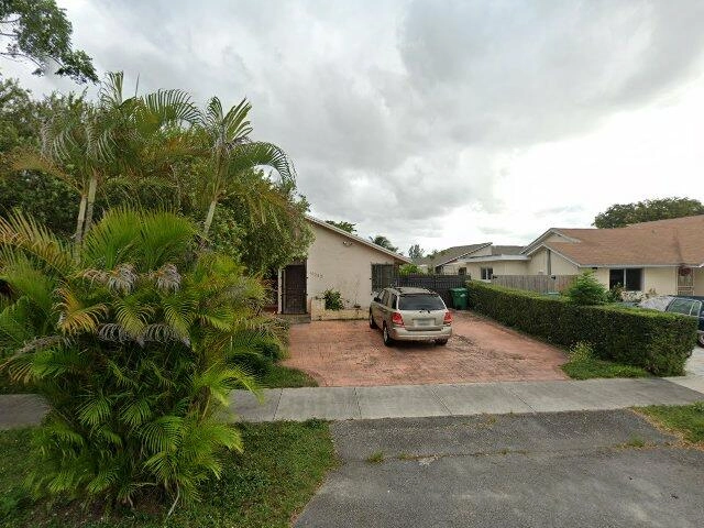 House image located at Miami, FL 33174