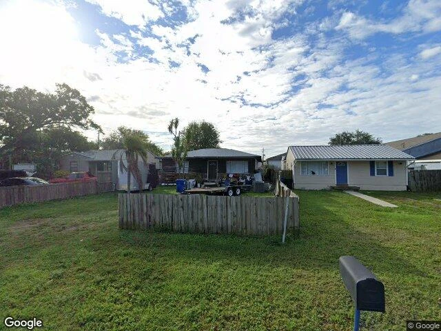 House image located at Saint Petersburg, FL 33713