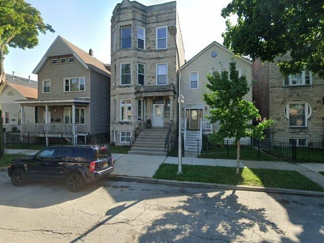 House image located at Chicago, IL 60609