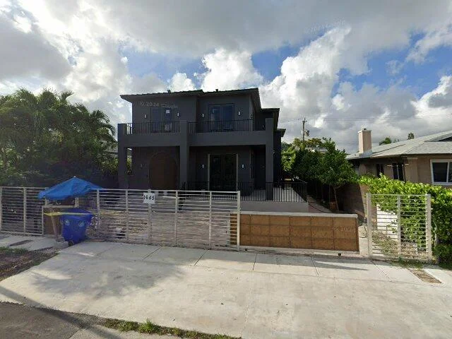 House image located at Miami, FL 33135