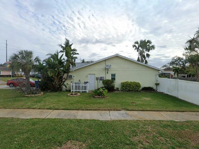 House image located at Largo, FL 33771