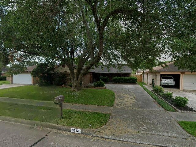 House image located at La Porte, TX 77571