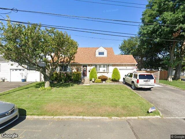 House image located at Lindenhurst, NY 11757