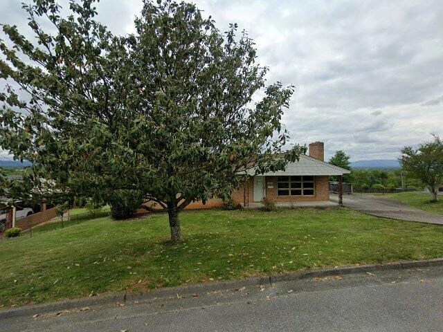 House image located at Vinton, VA 24179