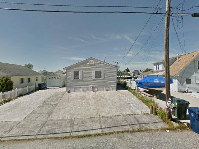 House image located at Tuckerton, NJ 08087