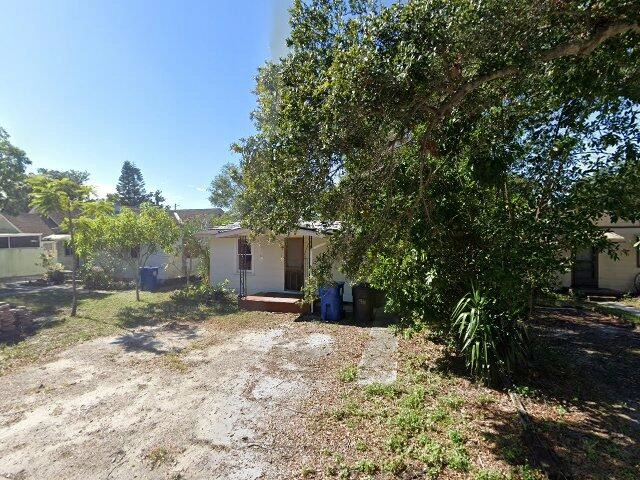 House image located at Saint Petersburg, FL 33713