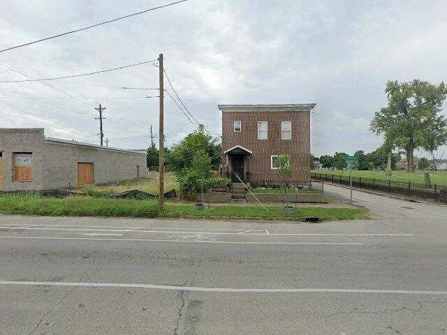 House image located at Burlington, IA 52601