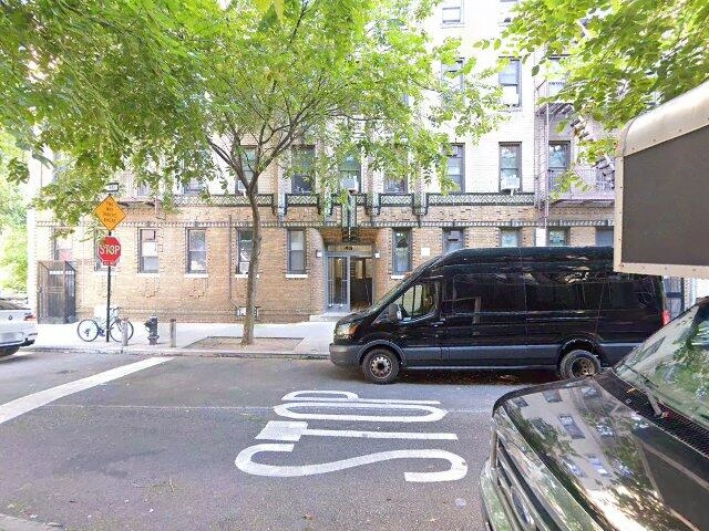 House image located at New York, NY 10040