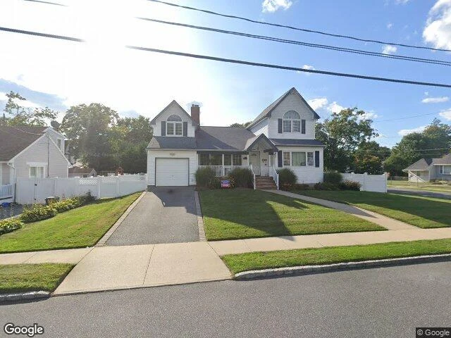 House image located at West Islip, NY 11795