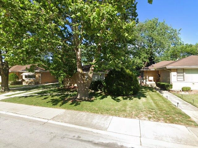 House image located at South Holland, IL 60473