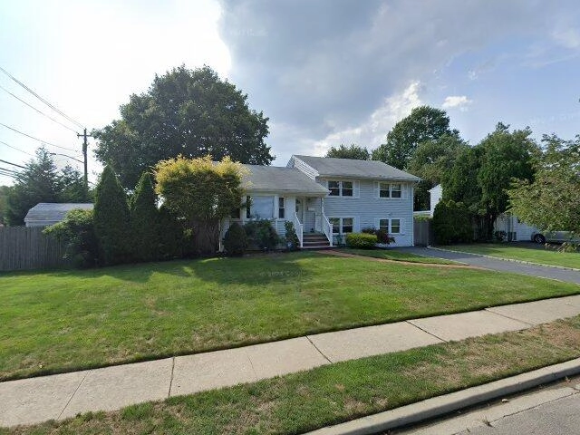 House image located at Farmingdale, NY 11735