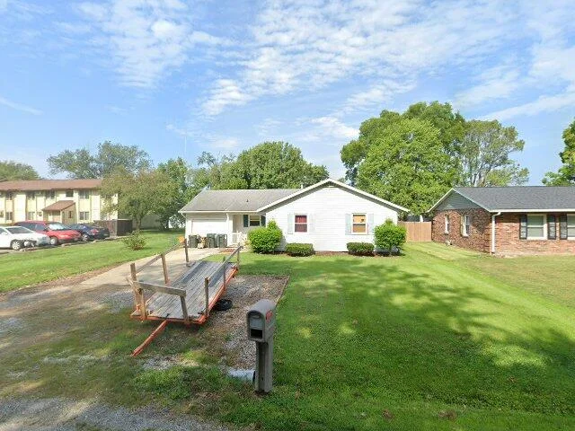 House image located at Carlyle, IL 62231