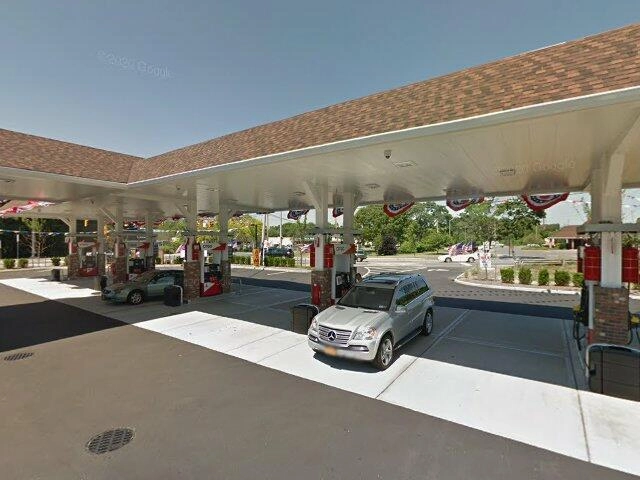 House image located at West Islip, NY 11795