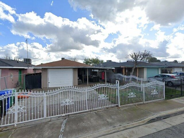House image located at Porterville, CA 93257