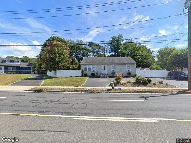 House image located at West Babylon, NY 11704