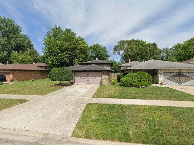 House image located at Dolton, IL 60419