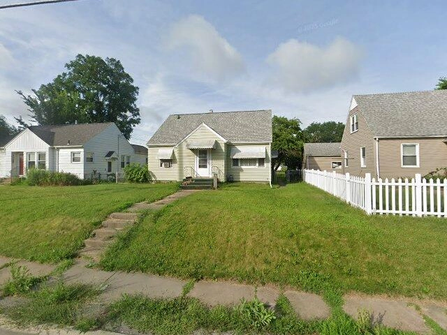 House image located at Davenport, IA 52804