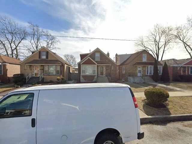 House image located at Chicago, IL 60652