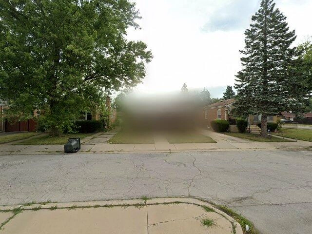 House image located at Dolton, IL 60419