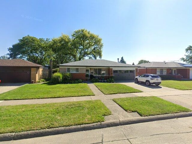 House image located at Warren, MI 48088