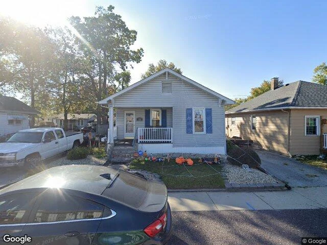 House image located at East Alton, IL 62024