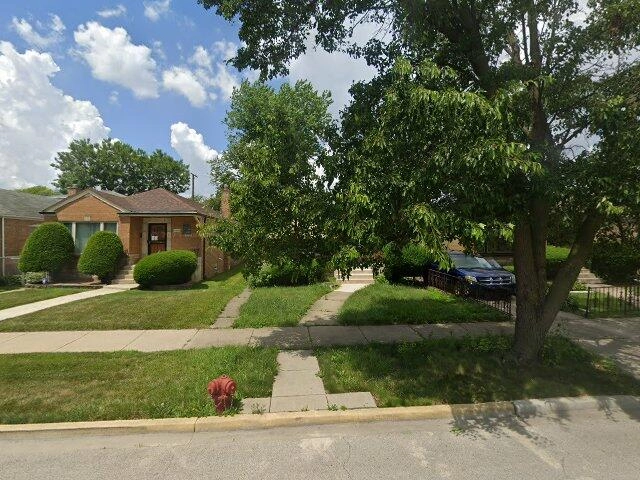 House image located at Chicago, IL 60617