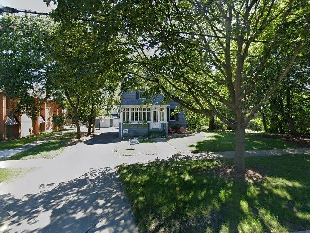 House image located at Glen Ellyn, IL 60137