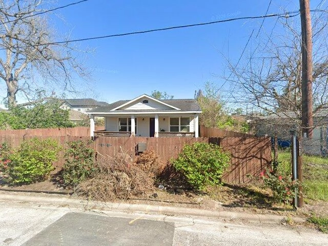House image located at Houston, TX 77009