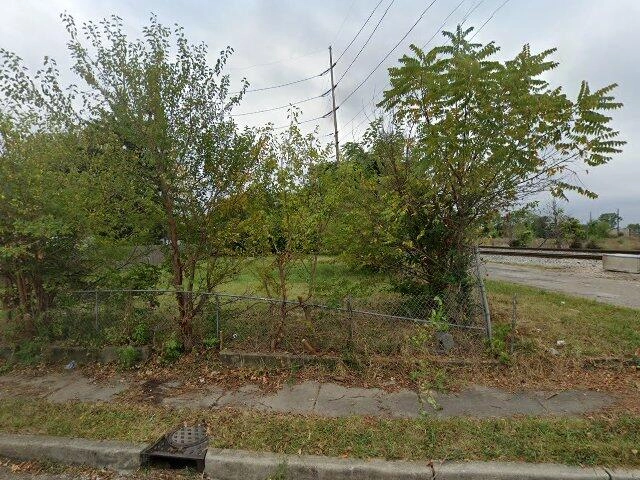 House image located at Indianapolis, IN 46225