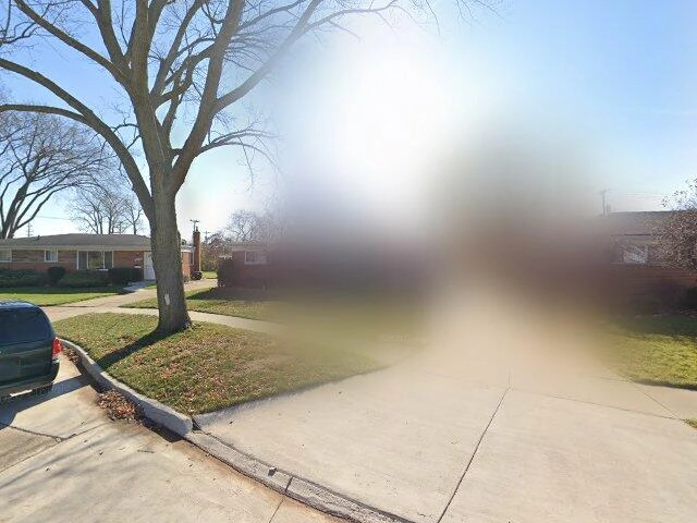 House image located at Warren, MI 48093