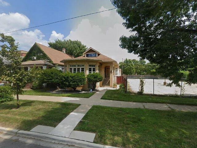 House image located at Chicago, IL 60617