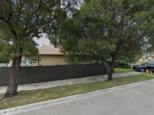 House image located at Miami, FL 33182