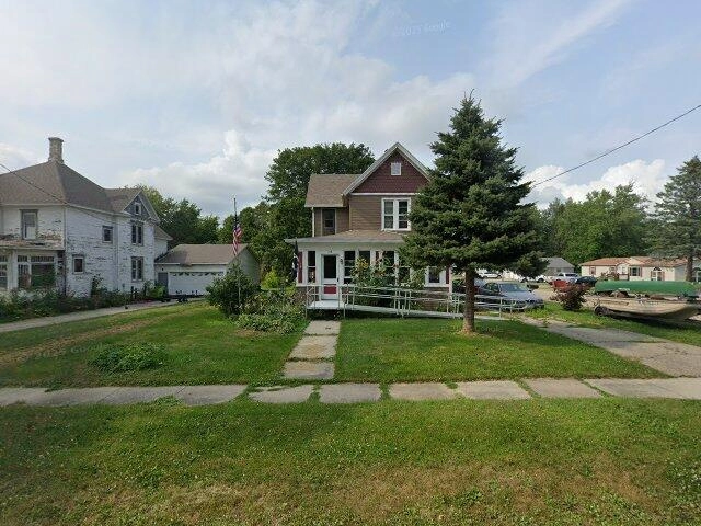 House image located at Fox Lake, WI 53933