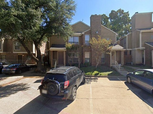 House image located at Arlington, TX 76011